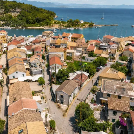 Laena By About Paxos Lejlighed